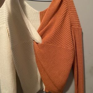 Women long sleeves can be warn backwards or forwards.